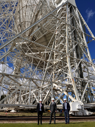 David Morris MP with the Jodrell Bank Telscope